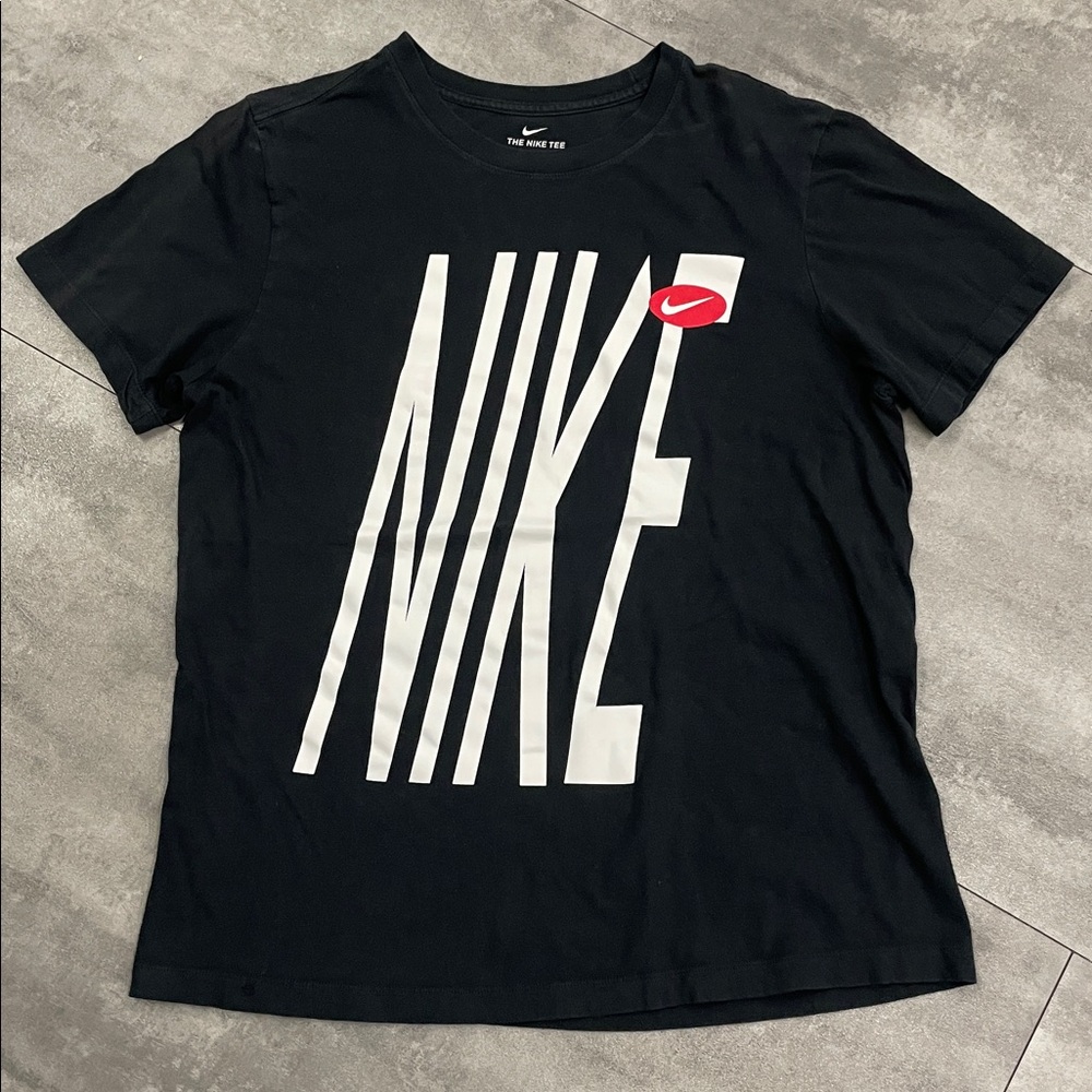 Men’s large Nike T-shirt